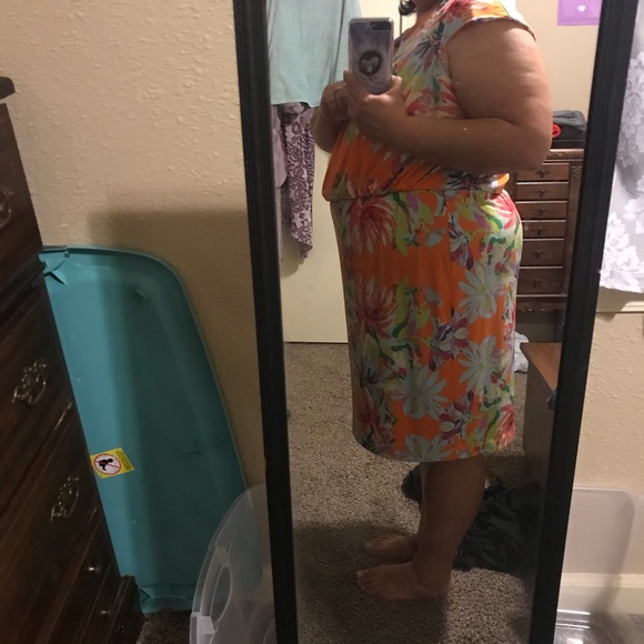 Dress - Picture 8 of 8